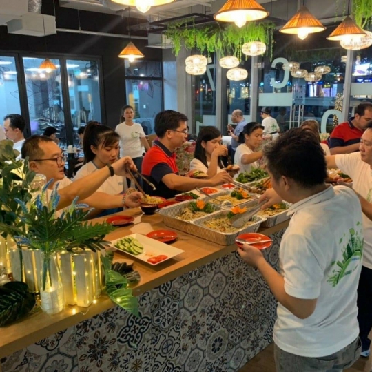 TIỆC BUFFET TẠI BELUGA RESTAURANT