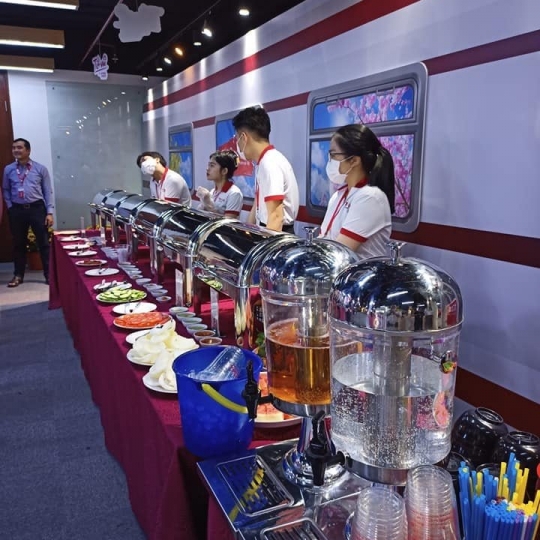 TIỆC BUFFET TẠI BELUGA RESTAURANT